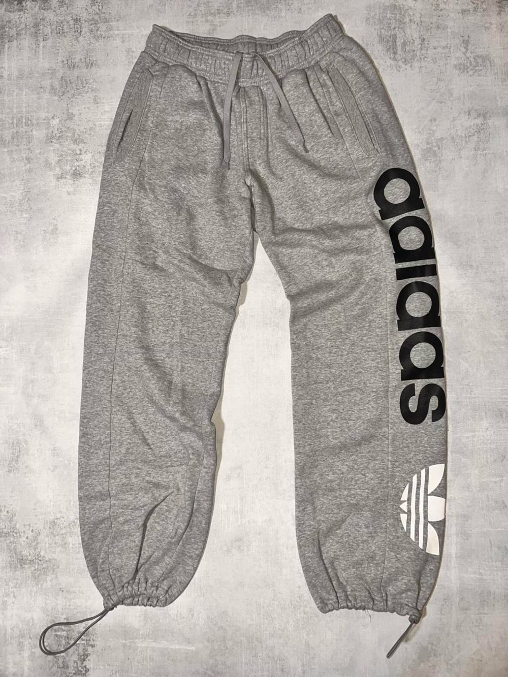 Adidas Men’s Gray Logo Jogger Pants Y2K - Picture 1 of 2